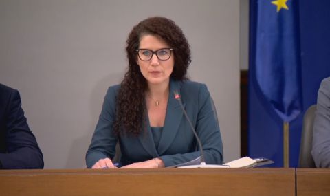 Гонят дънещия се директор Деян Дънешки - 1