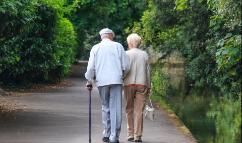 99-годишен мъж предложи брак на любимата си след 80 г. раздяла (ВИДЕО) - 1