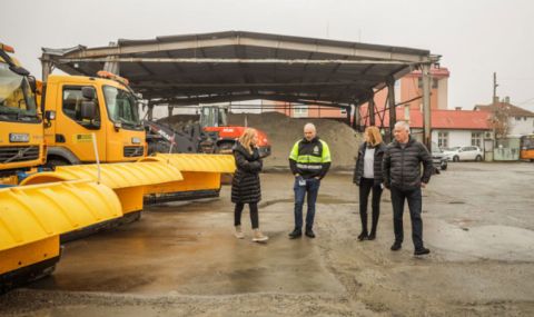 Фандъкова: 7 фирми са ангажирани със снегопочистването на София - 1