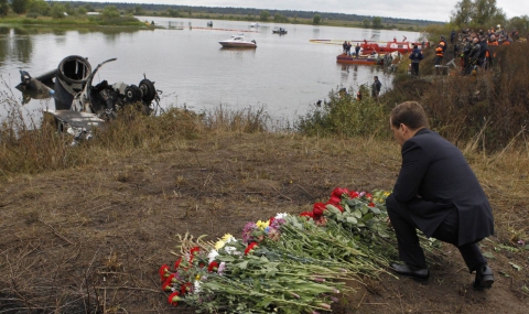 Намерени са телата на загиналите при катастрофата край Ярославл снимка #2