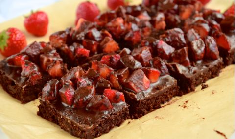 Рецепта на деня: Брауни с ягоди - 1
