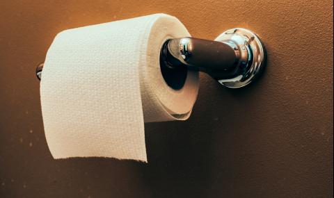 Не покривайте седалката в обществените тоалетна с хартия! - 1