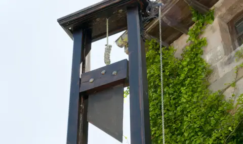 Преди 234 г. на площада „Грев“ в Париж е извършена първата екзекуция с гилотина - 1