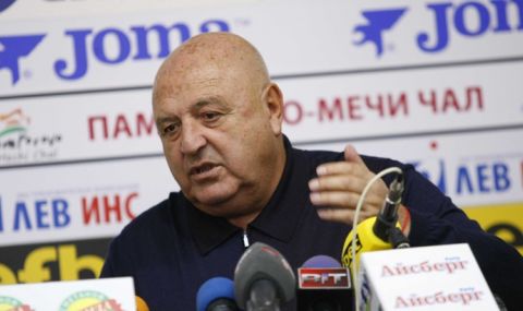Венци Стефанов: При мен тези декларации не вървят, не е лошо да си плащат билетите за мачовете - 1
