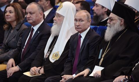 Надежда за мир в Украйна! Папският пратеник ще преговаря с руския патриарх в Москва - 1