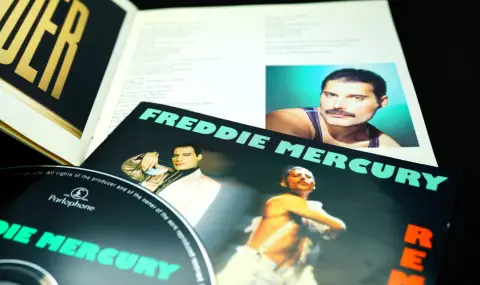 Сестрата на Фреди Меркюри тайно изкупува негови лични вещи, продавани от бившата му - 1
