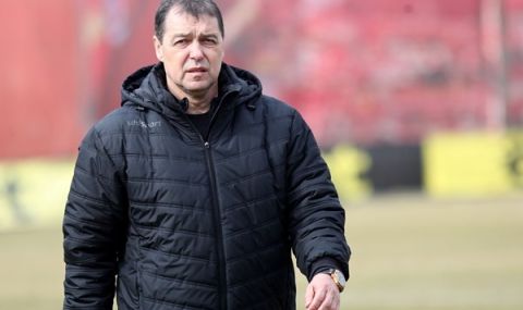 Петър Хубчев може да поеме отбор от еfbet Лига - 1