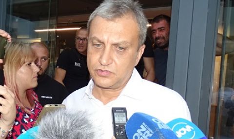 Илко Стоянов ще се откаже от депутатското място на 12 юли - 1