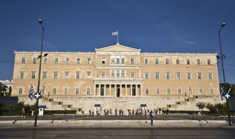 Гърция изплаща дълговете си предсрочно - 1