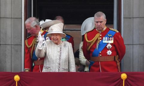 Внушителен военен парад за рождения ден на Елизабет II - 1