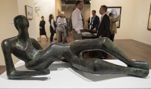Скулптура на Хенри Мур ще бъде продадена на търг за рекордна сума - 1