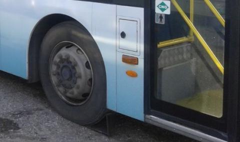 Градски автобус прегази крака на жена във Варна - 1