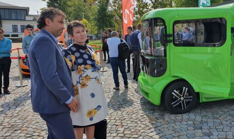 Везиева на представянето на първия БГ електрически лекотоварен автомобил: Бъдещето е в зелените технологии - 1