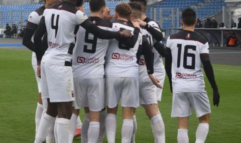 Локомотив Пловдив не се затрудни срещу Царско село - 1
