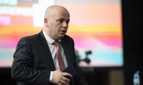 Александър Симов: Нито един политик не може да си позволи да се държи, както Ивайло Мирчев в коридорите на парламента - 1