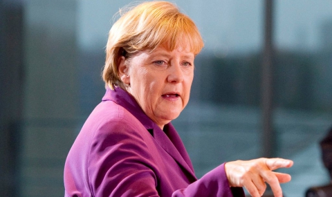 Меркел: Кризата ще трае още поне пет години - 1