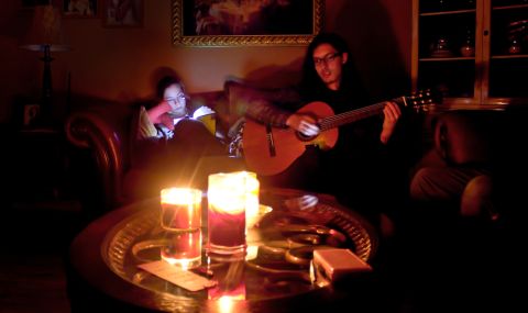 Германците се презапасяват със свещи - 1