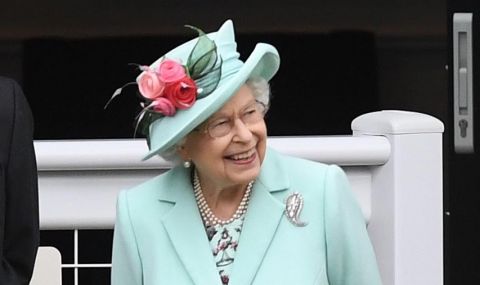 Кралица Елизабет II стана баба отново - 1