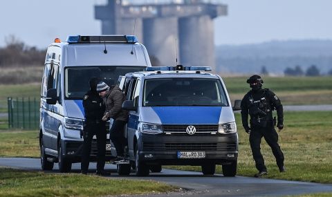 Двама убити при безразборна стрелба в Германия  - 1
