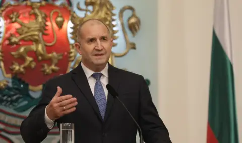 Румен Радев започва консултации с водещите политически сили след оставката на правителството