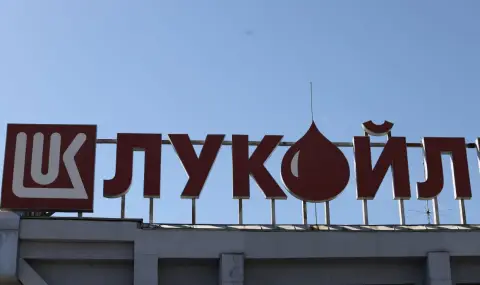 "Политико": В България е внасян руски петрол на цена над тавана от $60 за барел - 1