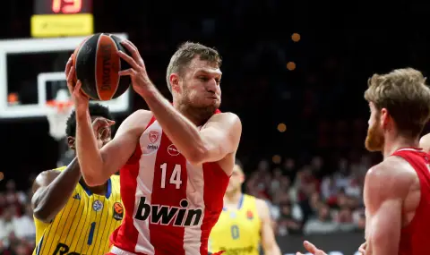 Везенков бе най-резултатен при нова победа на Олимпиакос - 1