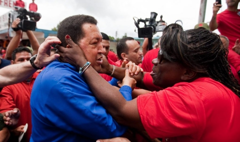 Чавес получил кръвоизлив по време на операцията - 1