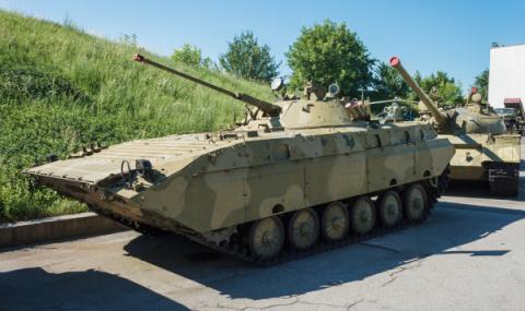 Чехия сменя съветските бойни машини със западни - 1