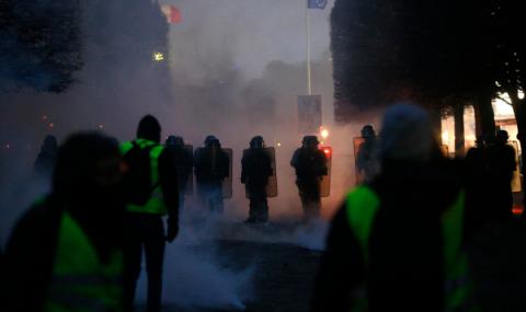 Невиждана анархия в Париж - 1