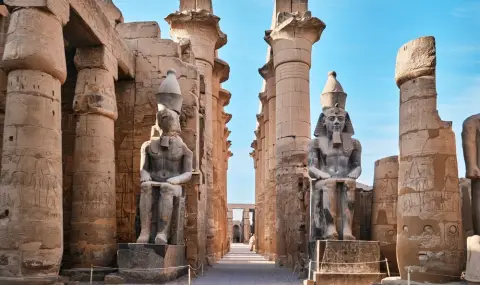 Откриха три гробници на висши служители от древността в Луксор - 1