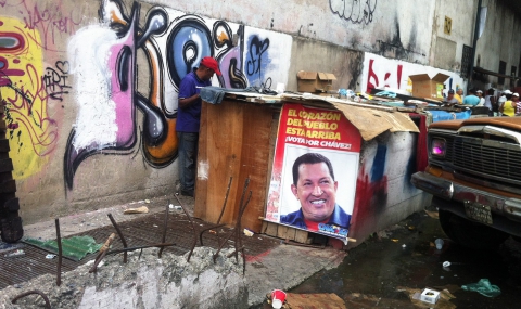 Чавес се бори за трети президентски мандат - 1