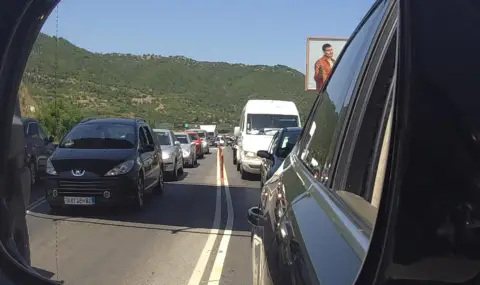 10-километрова опашка от тирове на "Кулата" заради протеста на гръцките фермери - 1