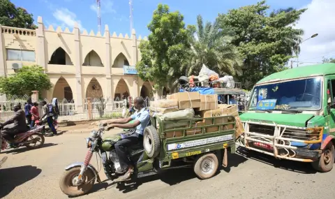 Взривове до военни бази в Мали - 1