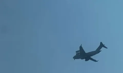 Димитър Ташев: Американски военен самолет C-17 кацна на летище Бургас