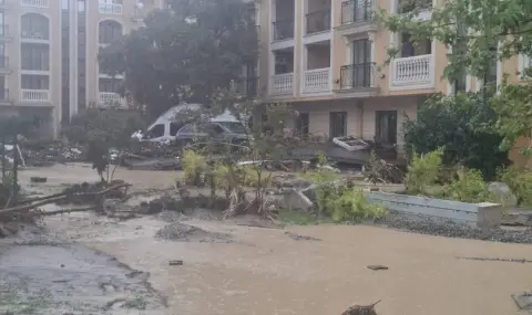 Бедствено остава положение в общините Несебър и Царево, политиците спорят кой е виновен за трагедията - 1