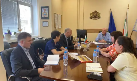 Председателят на ДАБ при МС Иван Иванов отличи Михаел Майнерт за приноса му в развитието на сътрудничеството с Германия - 1