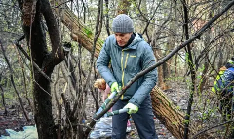 Над 1000 доброволци събраха 200 т отпадъци при пролетното почистване на София, Терзиев чисти в „Люлин“