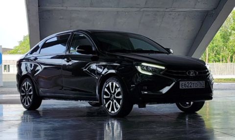 Най-луксозната Lada не запали по време на премиерата (ВИДЕО) - 1