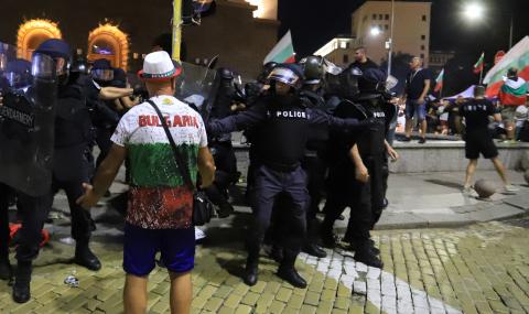 Съветът на Европа призова България да накаже полицаите, пребили журналисти - 1