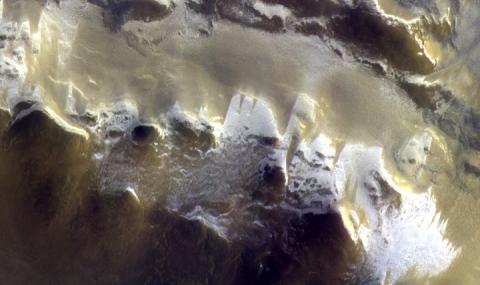 Първата изумителна СНИМКА на леда на Марс - 1