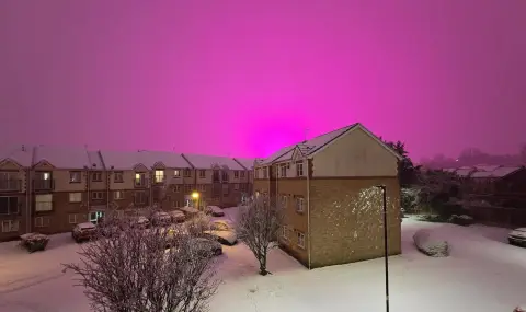 Стадионът на Бирмингам оцвети небето в розово - 1