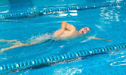 74-годишен плувец от Силистра с рекорд - 1