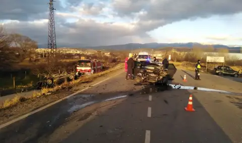 Тежка катастрофа край Благоевград, има загинал