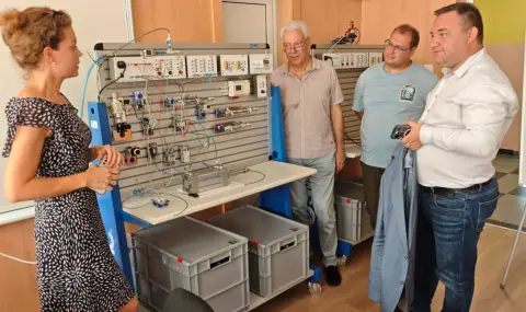 Компаниите в ТИЗ наемат стажанти - държавата им плаща - 1