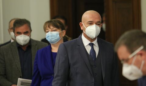 Бавят парите за хората в неплатен отпуск заради локдауна? - 1