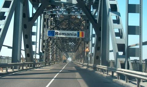 Слагат LED осветление на &quot;Дунав мост&quot; - 1