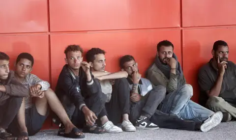 Вълна от бежанци заля Гърция. Какво цели Либия? - 1