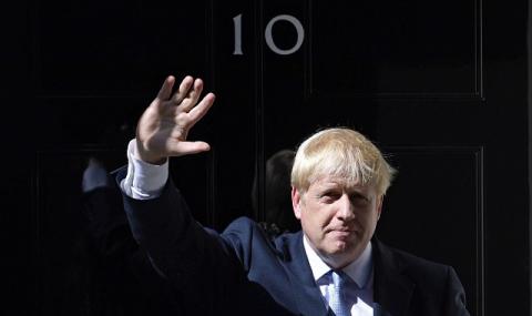Борис Джонсън увери протестиращите във Великобритания: Чух гласовете ви! - 1