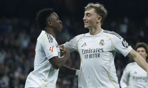 Реал Мадрид ще отбележи 125 години с уникален юбилеен екип (СНИМКИ) - 1