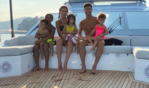 Роналдо подари на семейството си невероятна яхта след триумфа в Серия А - 1